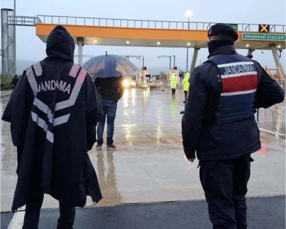 Terörist Başı Öcalan Için Yürüyüş Çağrısı Üzerine Polis Ve Jandarma Güvenlik Önlemi Aldı