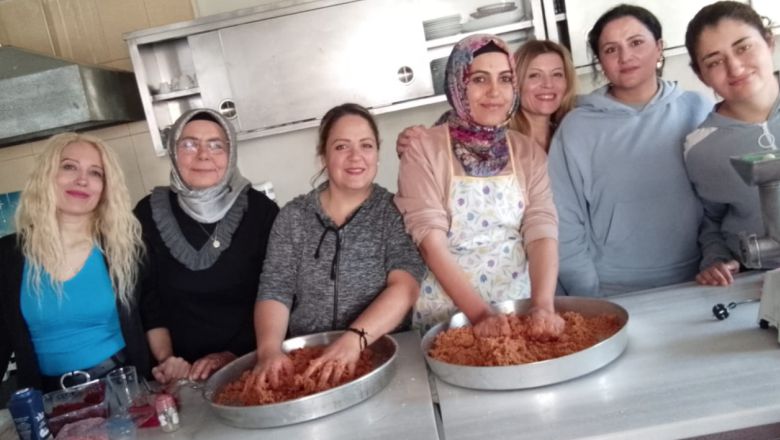 Burhaniye'Nin Mutfaklarında Gaziantep Rüzgarı Esiyor